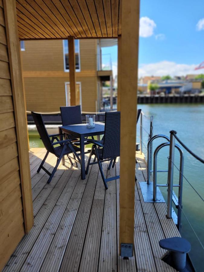 4 Sterne Dtv Floating House Hotel Kroslin Luaran gambar